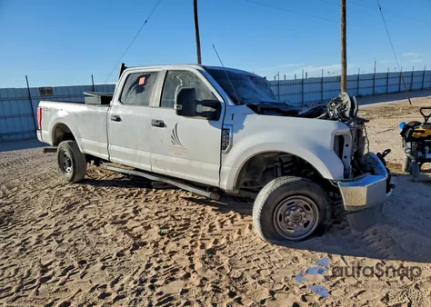 2022 Ford F250 Super Duty z USA, uszkodzony, nr VIN 1FT7W2B61NED47194